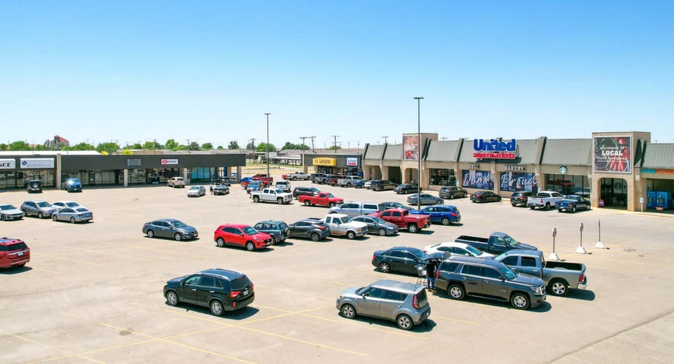 1400 S Dumas Ave, Dumas, TX for lease - Building Photo - Image 1 of 1