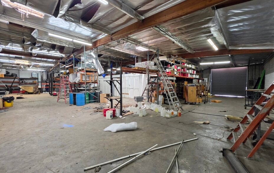 8942 Lankershim Blvd, Sun Valley, CA for lease - Building Photo - Image 3 of 5