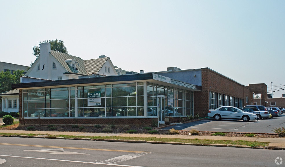 720 W Fifth St, Winston-Salem, NC à louer - Photo du bâtiment - Image 3 de 13