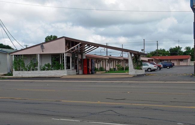 More details for 529 E Veterans Memorial Blvd, Killeen, TX - Hospitality for Sale
