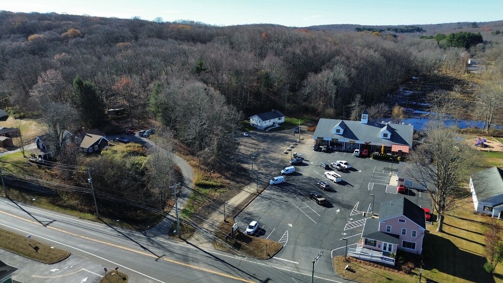 415 Main St, Monroe, CT for lease - Building Photo - Image 2 of 4