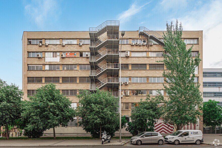 Bureau dans Madrid, Madrid à louer - Photo du bâtiment - Image 2 de 4