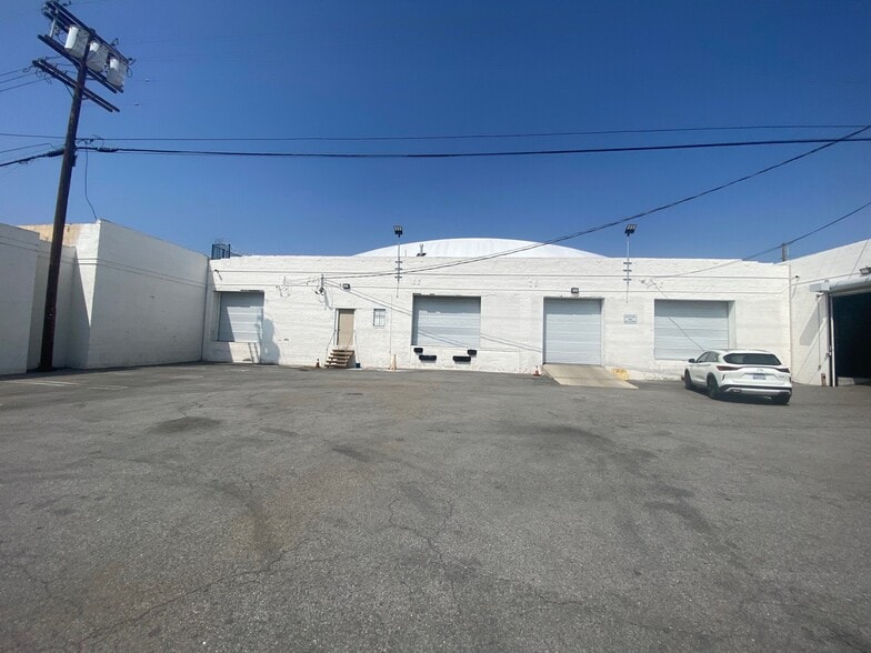 10487 San Fernando Rd, Pacoima, CA for lease - Primary Photo - Image 1 of 6