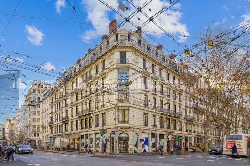 49 Avenue Maréchal De Saxe, Lyon à vendre - Photo du bâtiment - Image 2 de 30