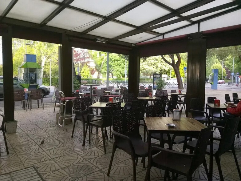 Retail in Torrejón de Ardoz, Madrid for lease - Building Photo - Image 2 of 3