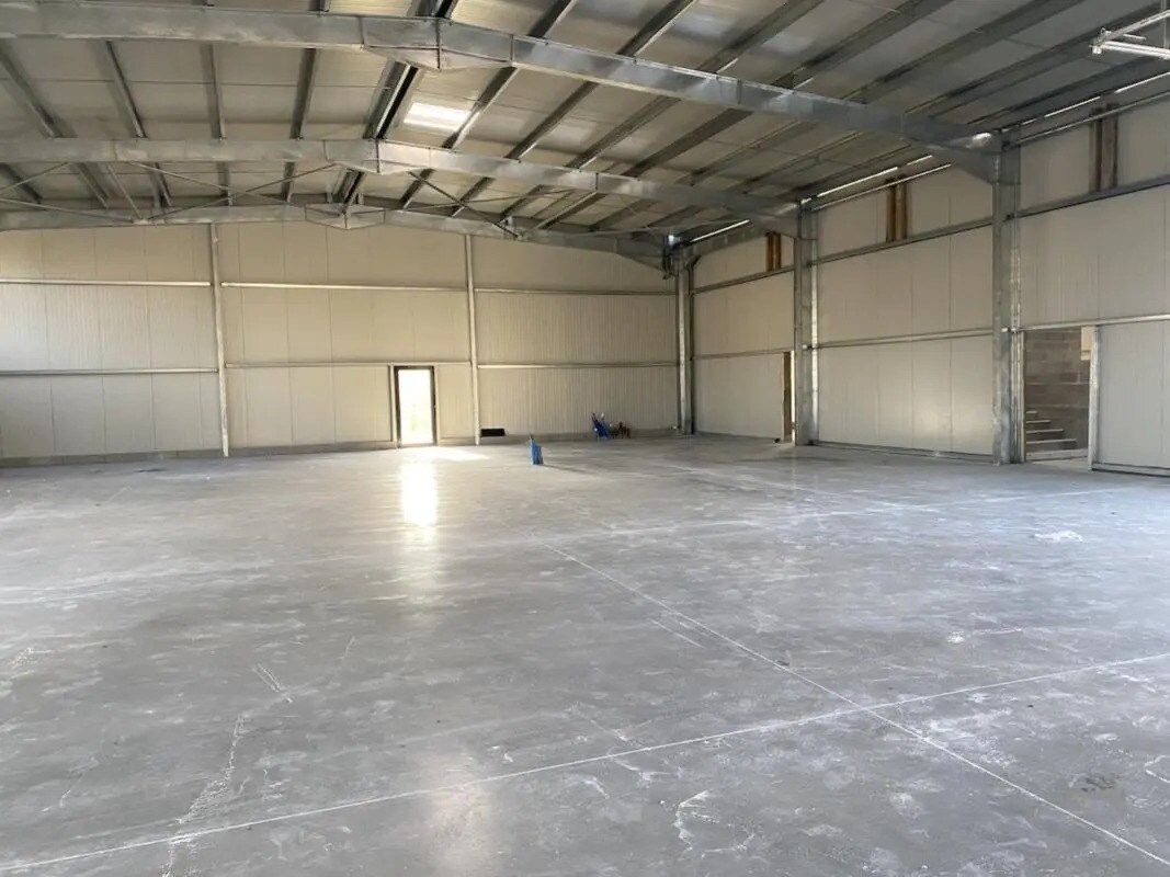 Flex in Le Petit-Quevilly for lease Interior Photo- Image 1 of 4