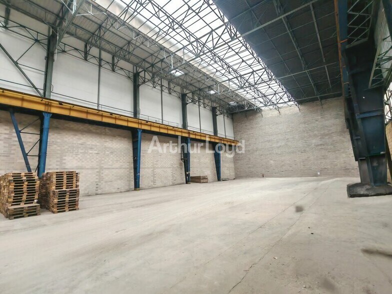 Industrial in Reims for lease - Interior Photo - Image 2 of 4