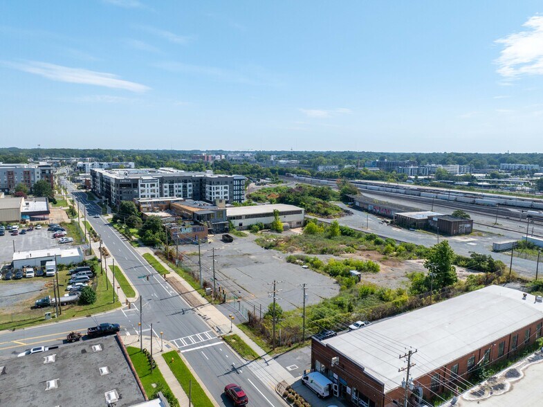 2130 N Tryon St, Charlotte, NC à vendre - Photo du bâtiment - Image 2 de 5