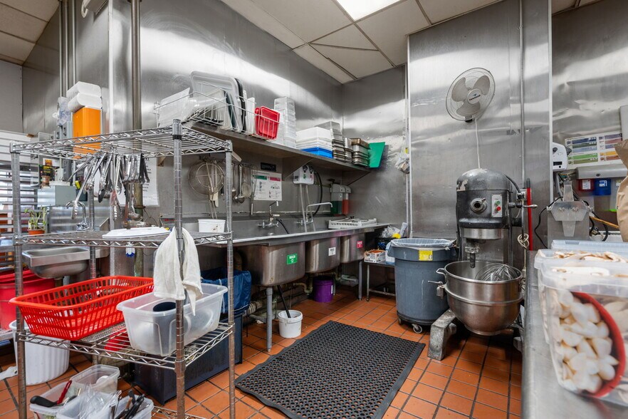 10-14 Chelmsford St, Chelmsford, MA à vendre - Photo du bâtiment - Image 2 de 26