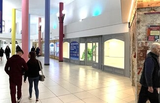 Plus de détails pour Court St, Trowbridge - Commerce de détail à louer