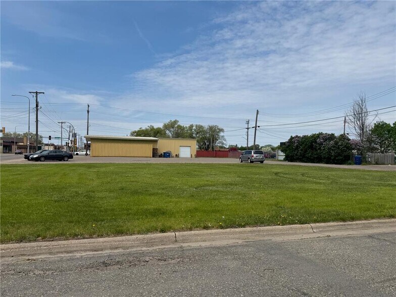 625 Saint Germain St E, Saint Cloud, MN à vendre - Photo du bâtiment - Image 3 de 10