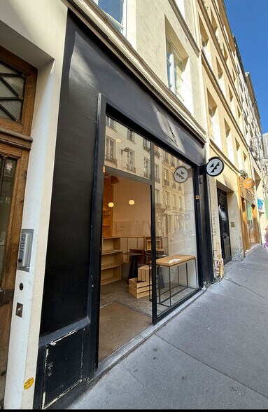 Retail in Paris for lease - Building Photo - Image 1 of 5