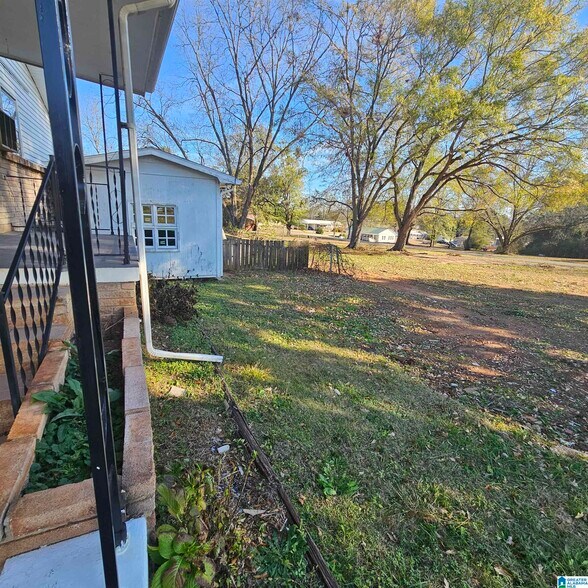 1809 Golden Springs Rd, Anniston, AL à louer - Photo du bâtiment - Image 3 de 3