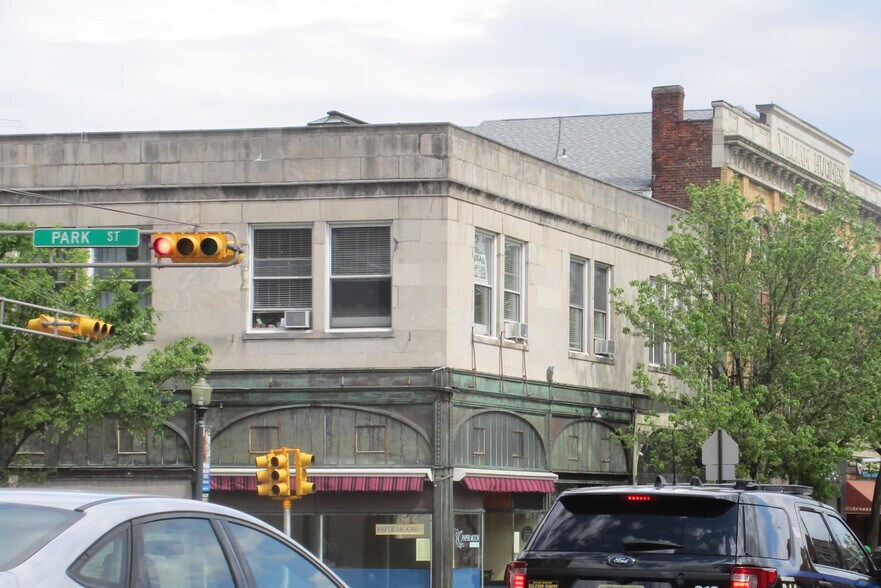 521 Bloomfield Ave, Montclair, NJ à louer - Photo du bâtiment - Image 1 de 2