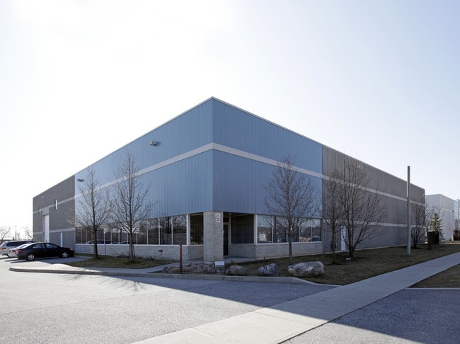 Plus de détails pour 51 Scottfield Dr, Toronto, ON - Industriel à vendre
