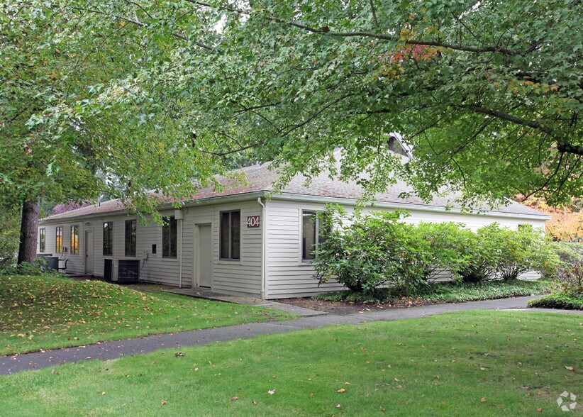 404 Black Hills Ln SW, Olympia, WA à vendre - Photo du bâtiment - Image 2 de 5
