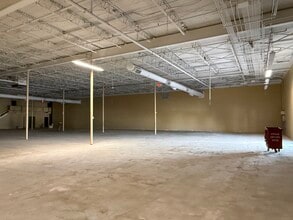 4550-4644 Lake Worth Rd, Green Acres, FL for lease Interior Photo- Image 1 of 4
