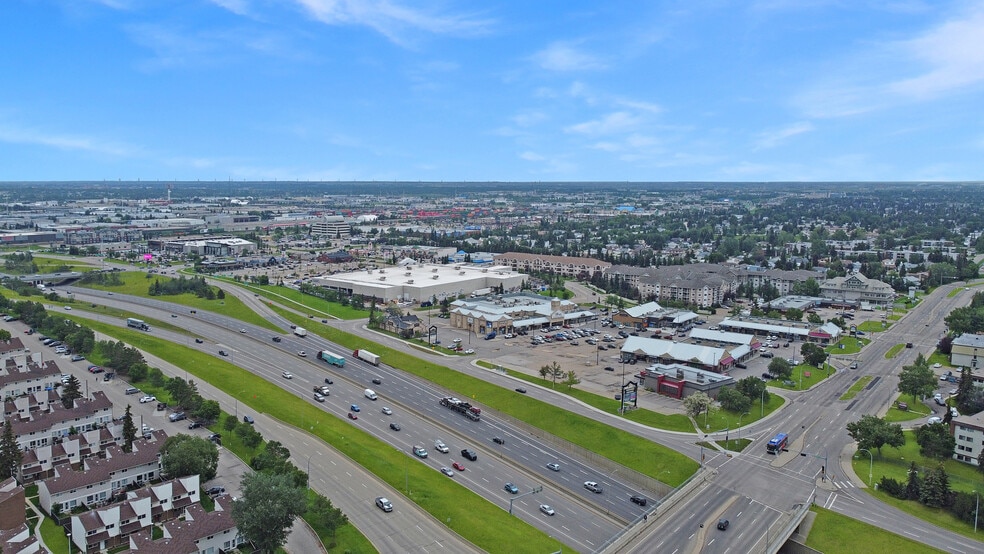 4211 106th St NW, Edmonton, AB à louer - Aérien - Image 2 de 4