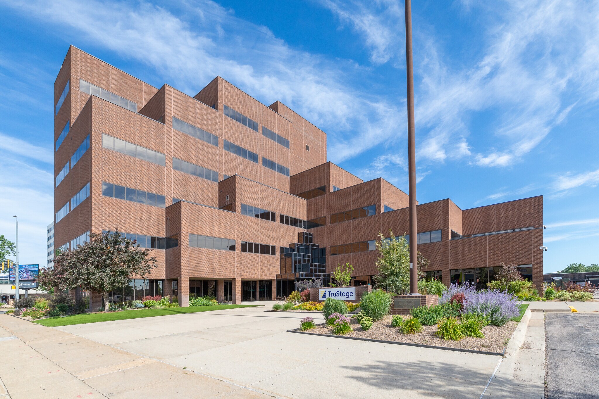 440 Mt. Rushmore Rd, Rapid City, SD for lease Building Photo- Image 1 of 4
