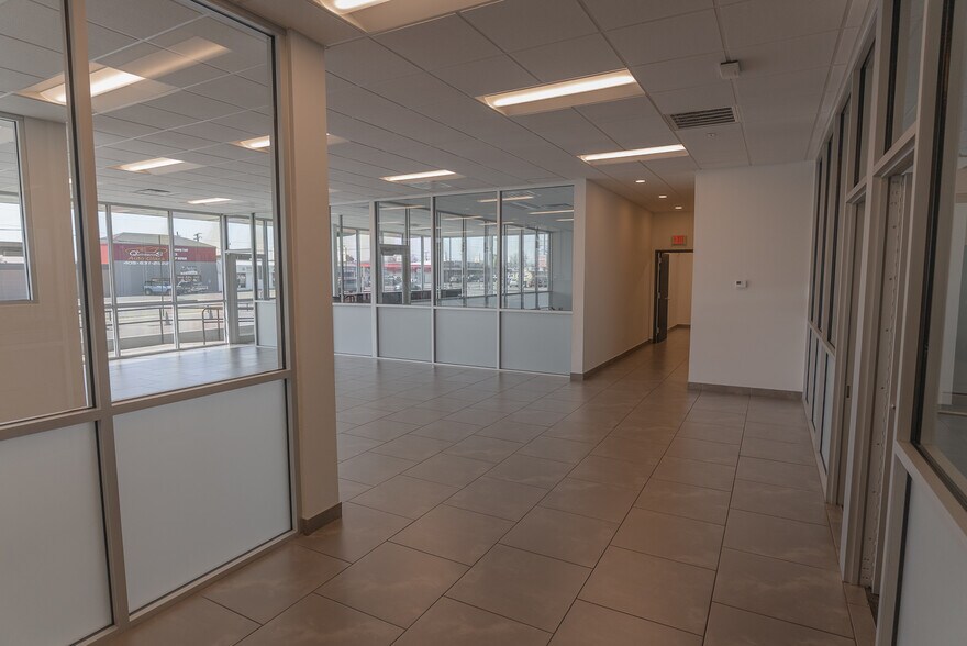 911 SW 59th St, Oklahoma City, OK à vendre - Photo du bâtiment - Image 3 de 14