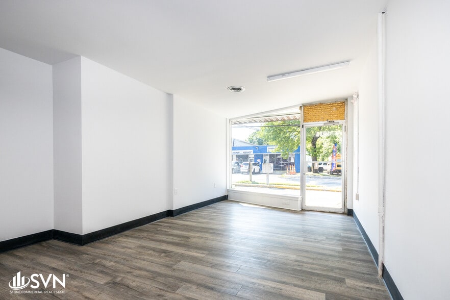 1031-1039 N Limestone, Lexington, KY for lease - Building Photo - Image 2 of 13