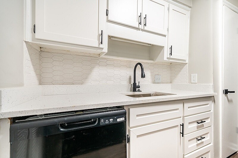 4719 Central Dr, Stone Mountain, GA à vendre - Photo du bâtiment - Image 3 de 21