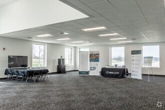 2500 Liberty Dr, Northampton, PA for lease Lobby- Image 2 of 10