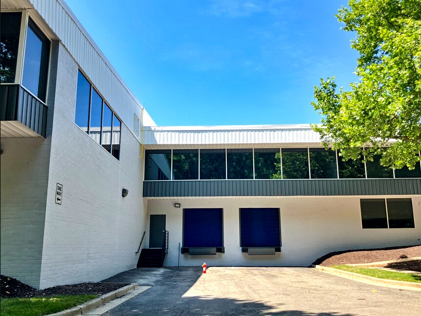 7700-7730 Southern Dr, Springfield, VA à louer Photo du bâtiment- Image 1 de 8