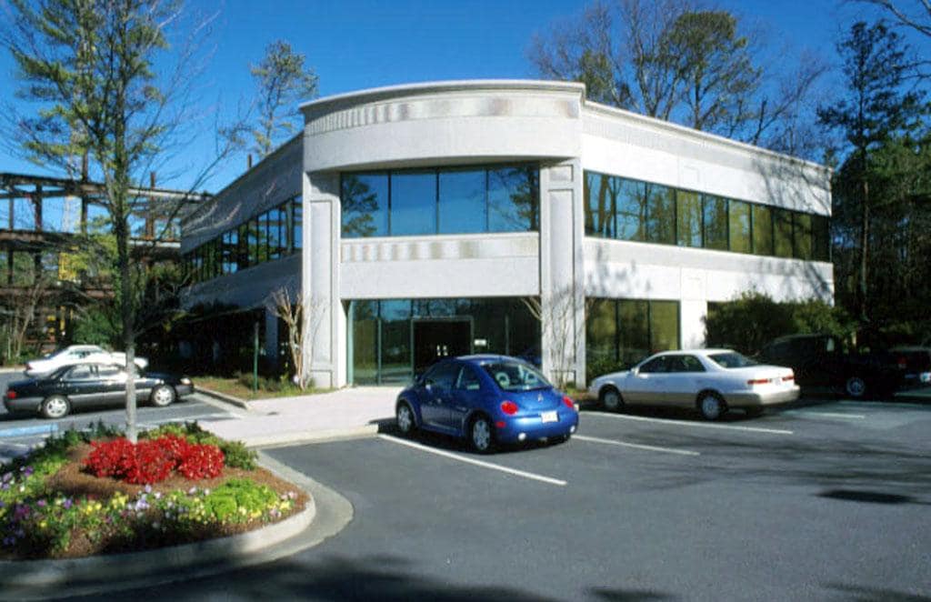 6645 Peachtree Dunwoody Rd, Atlanta, GA for lease Primary Photo- Image 1 of 23