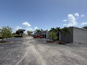 1700-1750 N Tamiami Trl, North Fort Myers, FL à louer Photo intérieure- Image 2 de 7