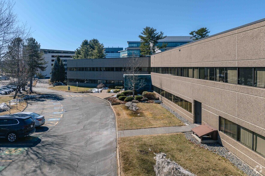 303 Wyman St, Waltham, MA à louer - Photo du bâtiment - Image 2 de 10