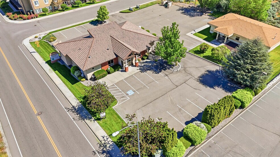 7139 W Hood Pl, Kennewick, WA à louer - Photo du bâtiment - Image 2 de 4