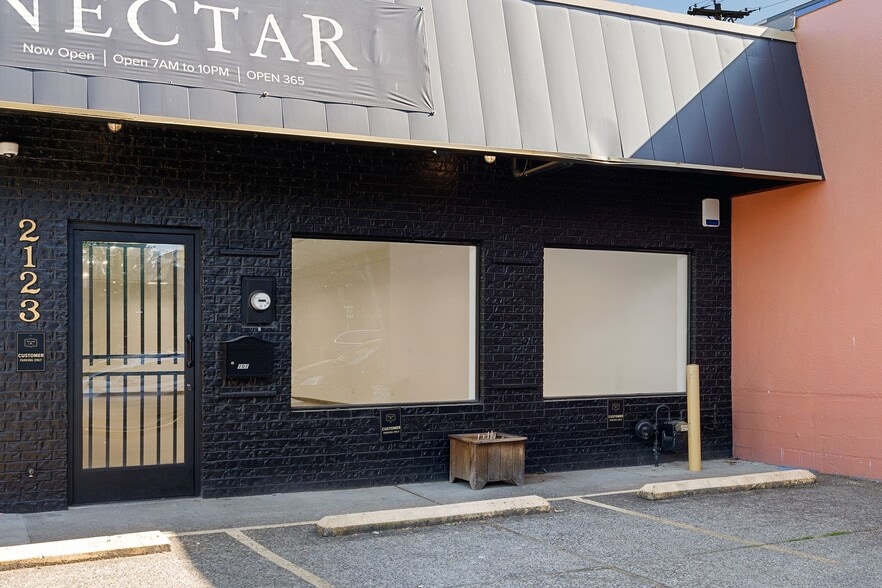 2123 SE Division St, Portland, OR for lease - Building Photo - Image 2 of 5