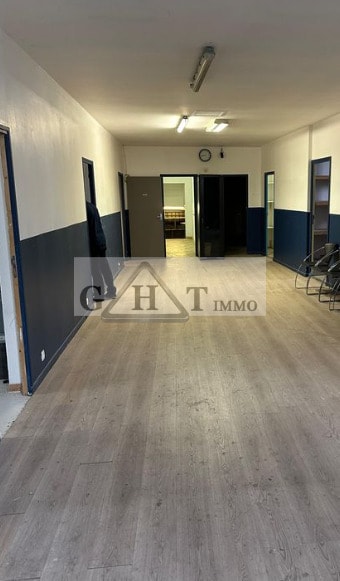 Industrial in Chelles for lease - Interior Photo - Image 3 of 9