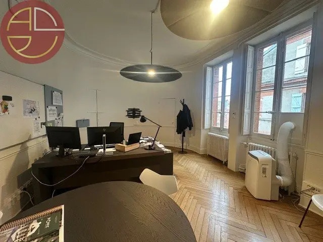 Office in Toulouse for lease - Interior Photo - Image 2 of 7