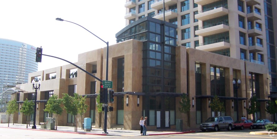 550 Front St, San Diego, CA à vendre - Photo du bâtiment - Image 2 de 27
