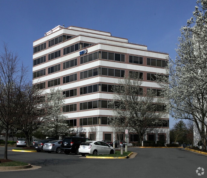 7918 Jones Branch Dr, McLean, VA for lease - Building Photo - Image 3 of 75