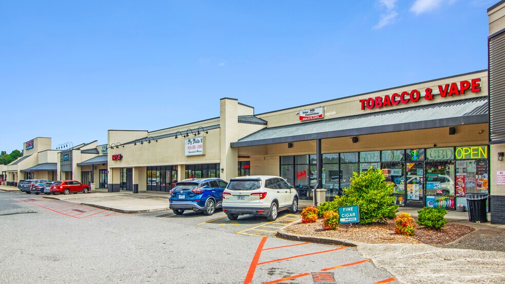 1247 Burkemont Ave, Morganton, NC à louer - Photo du bâtiment - Image 2 de 71