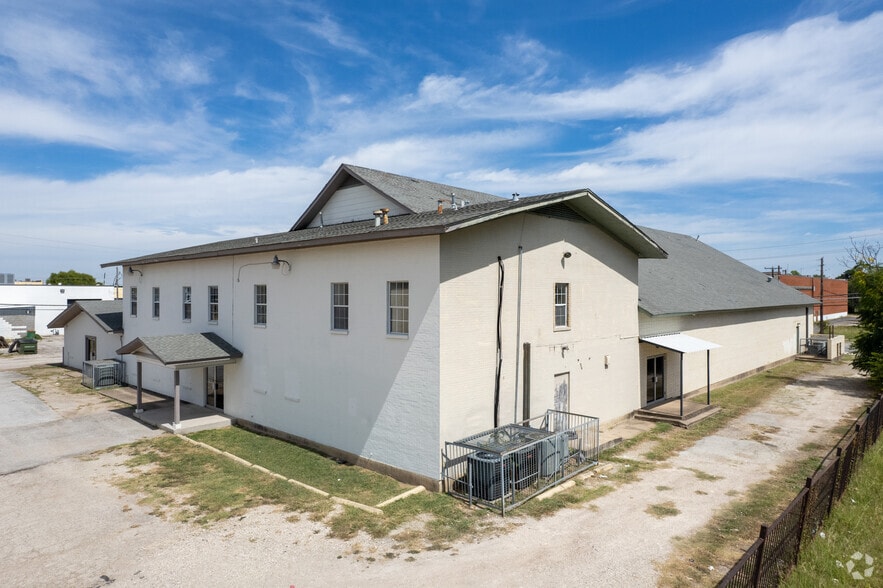 1700 New York Ave, Arlington, TX à louer - Photo principale - Image 1 de 11