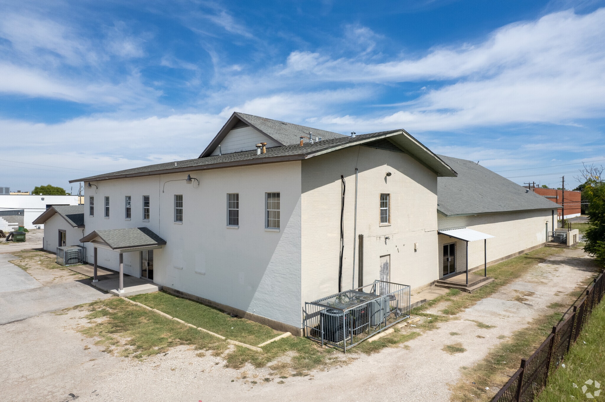 1700 New York Ave, Arlington, TX for lease Primary Photo- Image 1 of 12