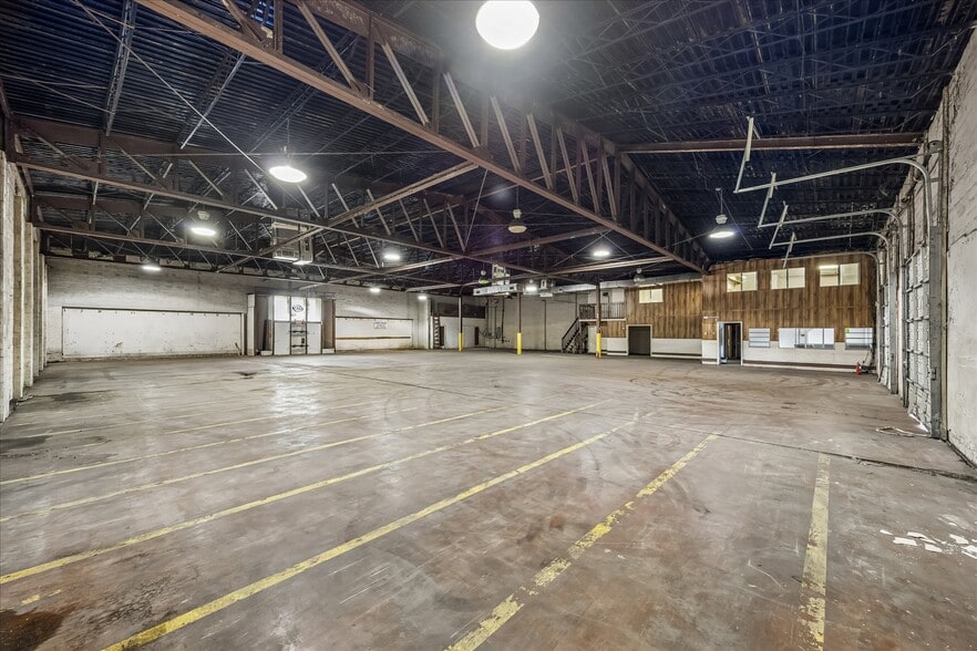 7001 Lyons Ave, Houston, TX for sale - Building Photo - Image 2 of 6