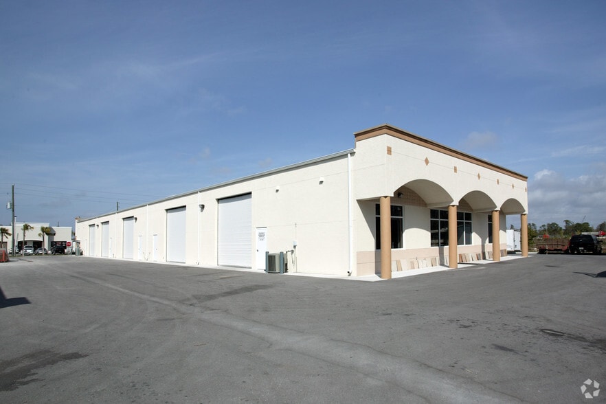 17041 Alico Commerce Ct, Fort Myers, FL for lease - Building Photo - Image 3 of 61