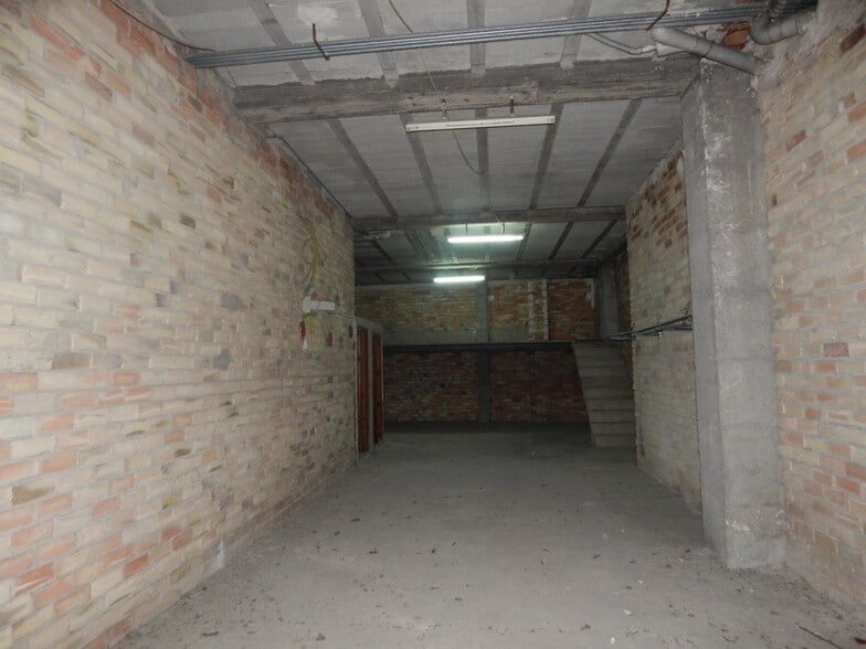 Retail in Ontinyent for lease - Building Photo - Image 2 of 6