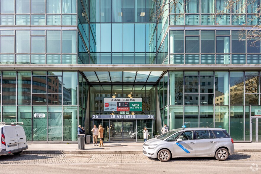 Office in Lyon for lease - Building Photo - Image 3 of 4