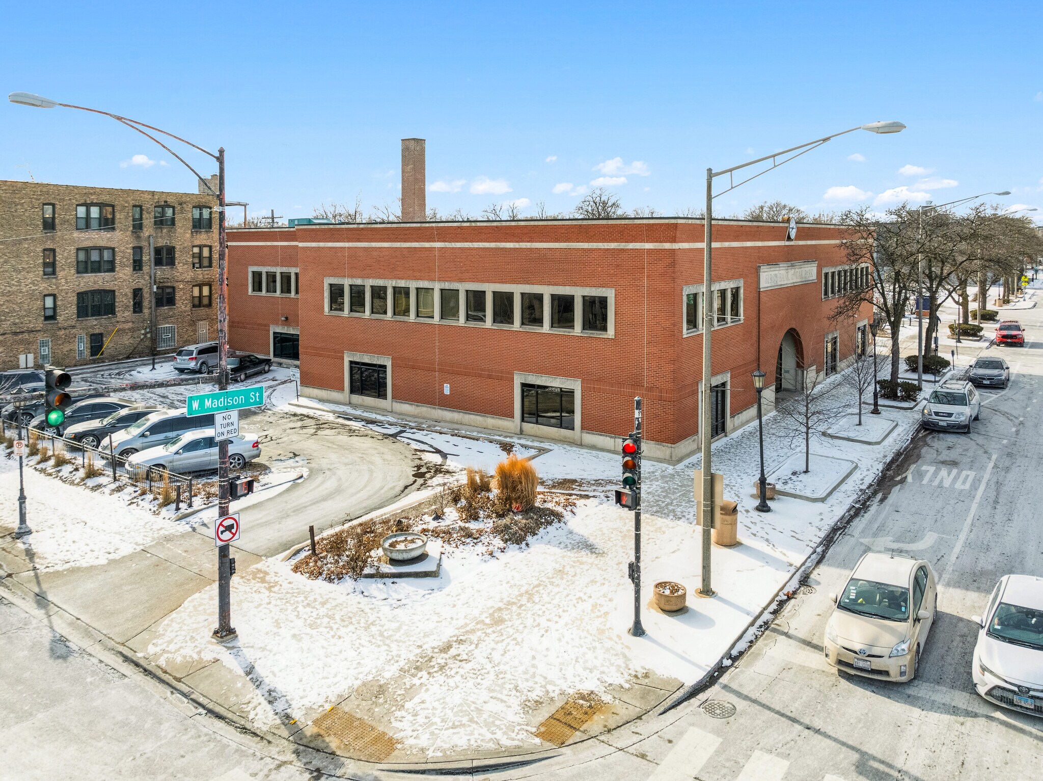 11 W Madison Ave, Oak Park, IL à vendre Photo du bâtiment- Image 1 de 8