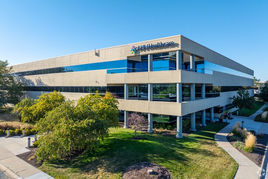 2121 N 117th Ave, Omaha, NE à vendre - Photo du bâtiment - Image 1 de 1