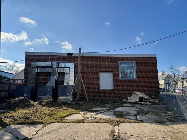 292 E Smith St, Woodbridge, NJ for sale - Building Photo - Image 3 of 17