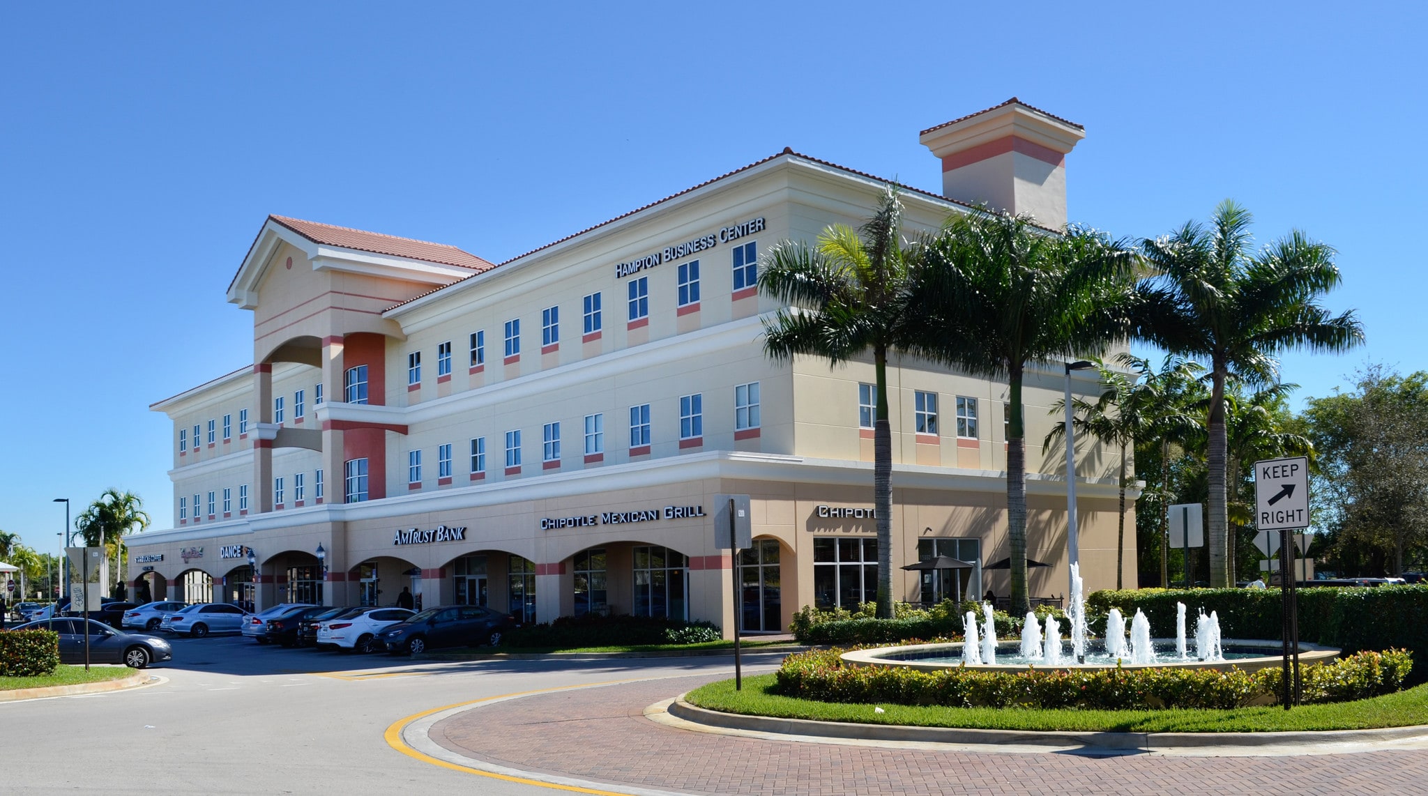 15800-15880 Pines Blvd, Pembroke Pines, FL for lease Primary Photo- Image 1 of 15