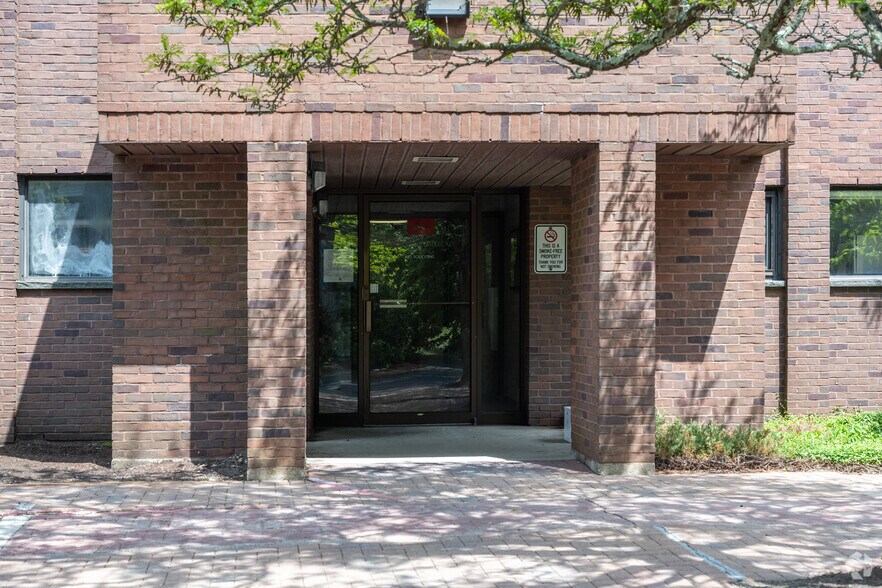 110 Long Pond Rd, Plymouth, MA à vendre - Photo du bâtiment - Image 2 de 31