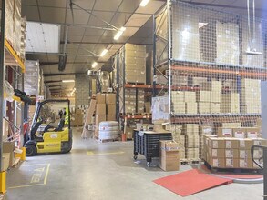 Industriel dans Chassieu à louer Photo intérieure- Image 2 de 11